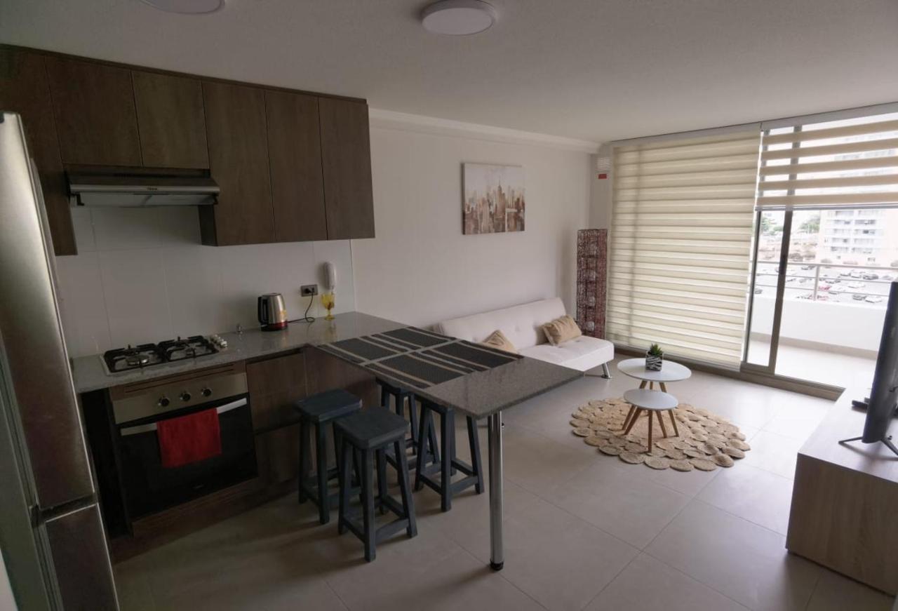 Altos De Huayquique Apartment *
